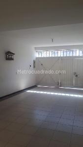 Casa de 5 alcobas en venta en San Luis, Bogotá, 334 m² · foto 9 de 20