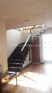 Casa de 5 alcobas en venta en San Luis, Bogotá, 334 m² · foto 3 de 20