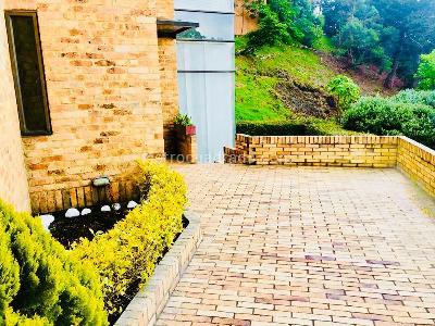 Casa de 4 alcobas en venta en Via La Calera, Bogotá, 335 m² · foto 12 de 20
