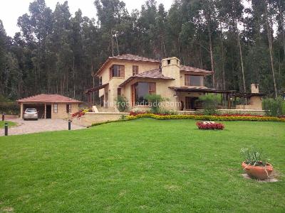 Casa de 5 alcobas en venta en Conjunto Renania, Bogotá, 330 m² · foto 3 de 20