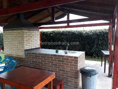 Casa de 5 alcobas en venta en Los Robles, Bogotá, 300 m² · foto 11 de 20