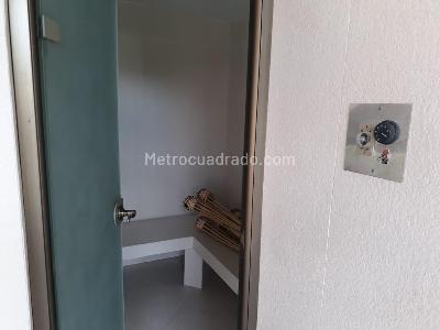 Casa de 5 alcobas en venta en Los Robles, Bogotá, 300 m² · foto 12 de 20