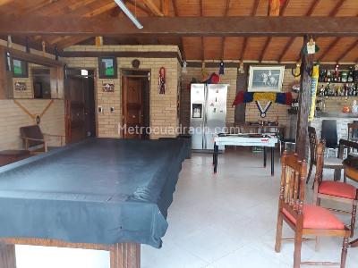 Casa de 5 alcobas en venta en Los Robles, Bogotá, 300 m² · foto 16 de 20