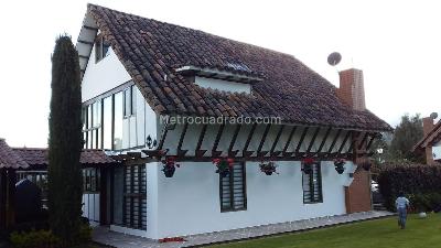 Casa de 5 alcobas en venta en Los Robles, Bogotá, 300 m² · foto 19 de 20
