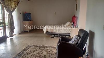 Casa de 5 alcobas en venta en Chia Vereda La Balsa, Chía, 550 m² · foto 4 de 10