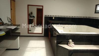 Casa de 5 alcobas en venta en Chia Vereda La Balsa, Chía, 550 m² · foto 5 de 10
