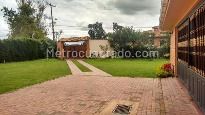 Casa de 5 alcobas en venta en Chia Vereda La Balsa, Chía, 550 m² · foto 8 de 10