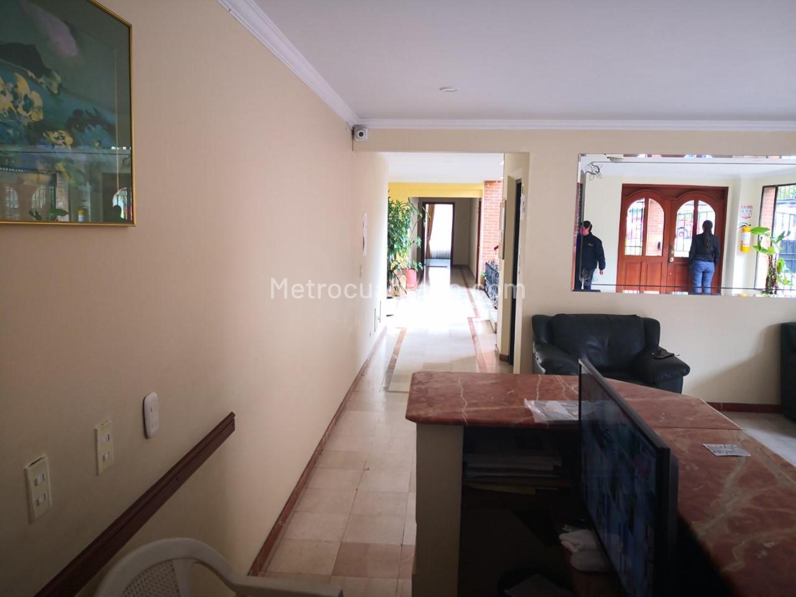 Venta de Edificio de Apartamentos en Chico santa barbara Bogotá D.C