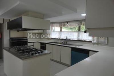 Casa de 5 alcobas en venta en Colina Niza, Bogotá, 600 m² · foto 2 de 7
