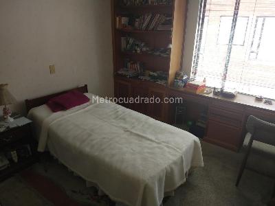 Apartamento de 3 alcobas en venta en Chico San Patricio, Bogotá, 229 m² · foto 19 de 20