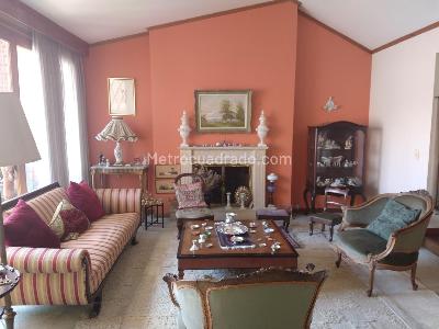 Apartamento de 3 alcobas en venta en Chico San Patricio, Bogotá, 229 m² · foto 3 de 20