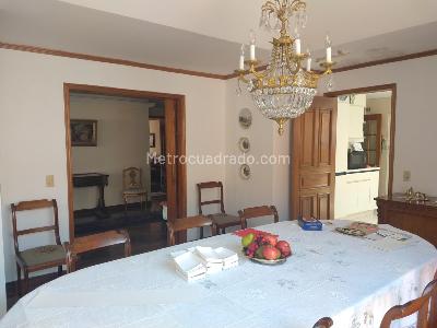 Apartamento de 3 alcobas en venta en Chico San Patricio, Bogotá, 229 m² · foto 7 de 20