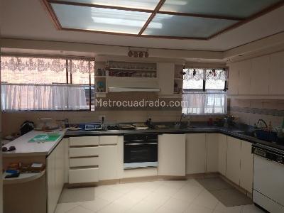 Apartamento de 3 alcobas en venta en Chico San Patricio, Bogotá, 229 m² · foto 9 de 20
