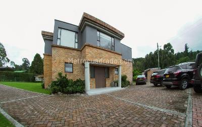Casa de 3 alcobas en venta en San Sebastian, Bogotá, 300 m² · foto 6 de 10
