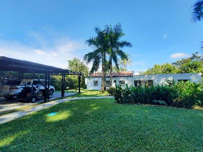 Casa de 4 alcobas en venta en Puerto Peñalisa, Girardot, 381 m² · foto 12 de 20