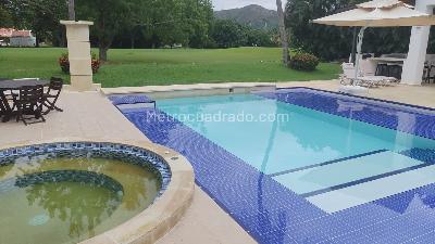 Casa de 4 alcobas en venta en Puerto Peñalisa, Girardot, 381 m² · foto 13 de 20