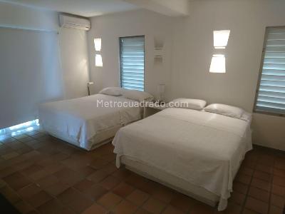 Casa de 4 alcobas en venta en Puerto Peñalisa, Girardot, 381 m² · foto 6 de 20