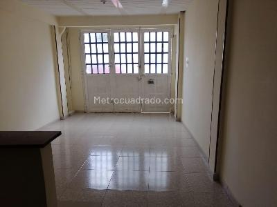 Casa de 5 alcobas en venta en Americas, Bogotá, 22 m² · foto 10 de 13