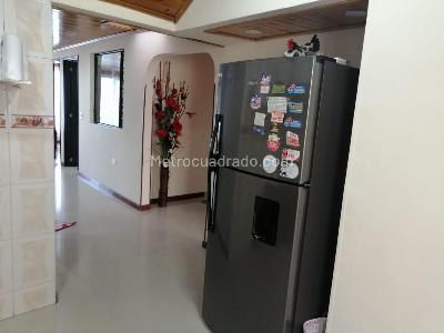 Casa de 5 alcobas en venta en Americas, Bogotá, 22 m² · foto 2 de 13