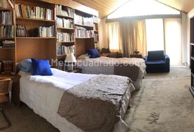 Casa de 4 alcobas en venta en Cerros De Provenza, Bogotá, 290 m² · foto 11 de 19