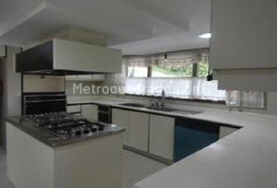 Casa de 4 alcobas en venta en Cerros De Provenza, Bogotá, 290 m² · foto 16 de 19