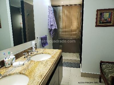 Apartamento de 4 alcobas en venta en Santa Barbara, Bogotá, 280 m² · foto 18 de 19
