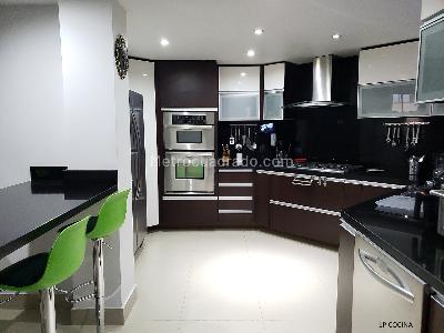 Apartamento de 4 alcobas en venta en Santa Barbara, Bogotá, 280 m² · foto 9 de 19