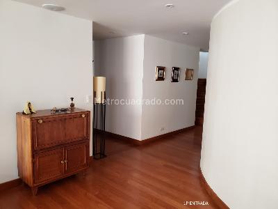 Apartamento de 4 alcobas en venta en Santa Barbara, Bogotá, 280 m² · foto 16 de 19