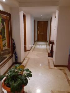Apartamento de 3 alcobas en venta en Chico, Bogotá, 154 m² · foto 2 de 20
