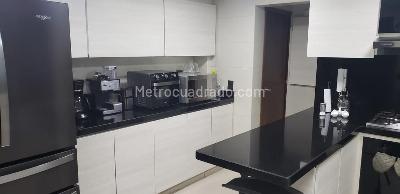 Apartamento en venta en Chico Navarra, Bogotá · foto 2 de 17