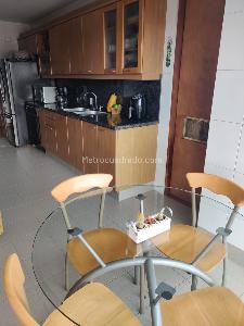 Apartamento de 3 alcobas en venta en Balcones De Lindaraja, Bogotá, 197 m² · foto 4 de 20