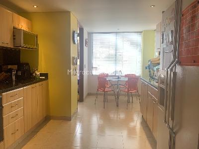 Apartamento de 3 alcobas en venta en Balcones De Lindaraja, Bogotá, 171 m² · foto 5 de 20