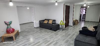 Apartamento de 4 alcobas en venta en Belcazar, Bogotá, 120 m² · foto 2 de 20