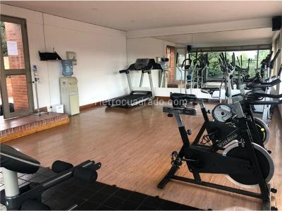 Apartamento de 3 alcobas en venta en Lindaraja, Bogotá, 198 m² · foto 2 de 20