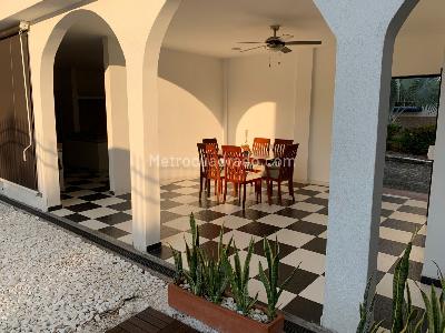 Casa de 4 alcobas en venta en Kilómetro 4 Via Tocaima, Girardot, 300 m² · foto 2 de 20