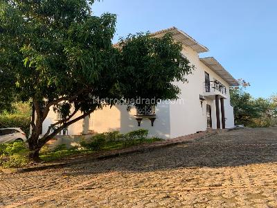 Casa de 4 alcobas en venta en Kilómetro 4 Via Tocaima, Girardot, 300 m² · foto 13 de 20