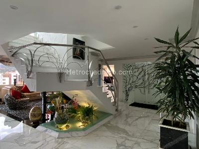 Apartamento de 4 alcobas en venta en Quintas De Santa, Bogotá, 500 m² · foto 2 de 20