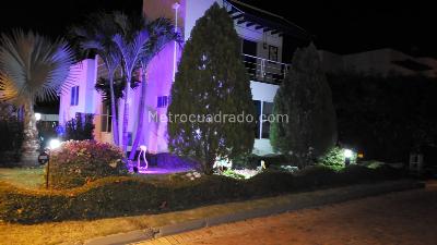 Casa de 3 alcobas en venta en Girardot, Girardot, 220 m² · foto 7 de 20
