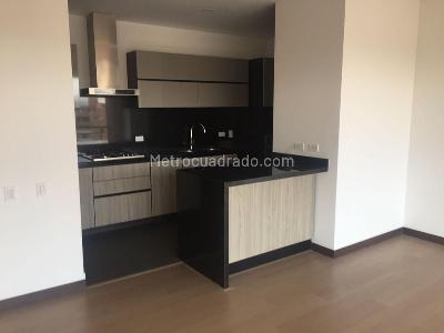 Apartamento de 3 alcobas en venta en Chico Navarra, Bogotá, 125 m² · foto 2 de 20