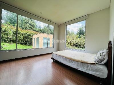 Casa de 5 alcobas en venta en Casa Quinta San José Guaymaral, Bogotá, 420 m² · foto 10 de 20