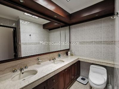 Apartamento de 3 alcobas en venta en Balcones De Lindaraja, Bogotá, 170 m² · foto 18 de 20