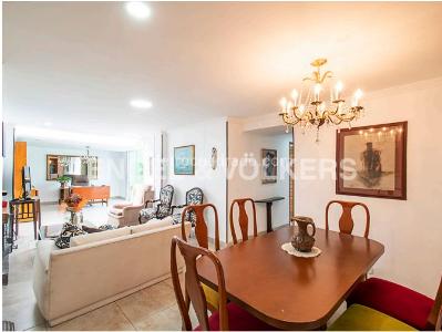Apartamento de 2 alcobas en venta en Chico Santa Barbara, Bogotá, 83 m² · foto 9 de 20