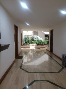 Apartamento de 2 alcobas en venta en Chico Santa Barbara, Bogotá, 83 m² · foto 4 de 20