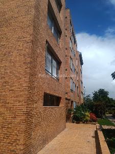 Apartamento de 3 alcobas en venta en Monte Reservado, Bogotá, 200 m² · foto 1 de 20