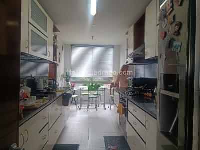 Apartamento de 3 alcobas en venta en Monte Reservado, Bogotá, 200 m² · foto 7 de 20