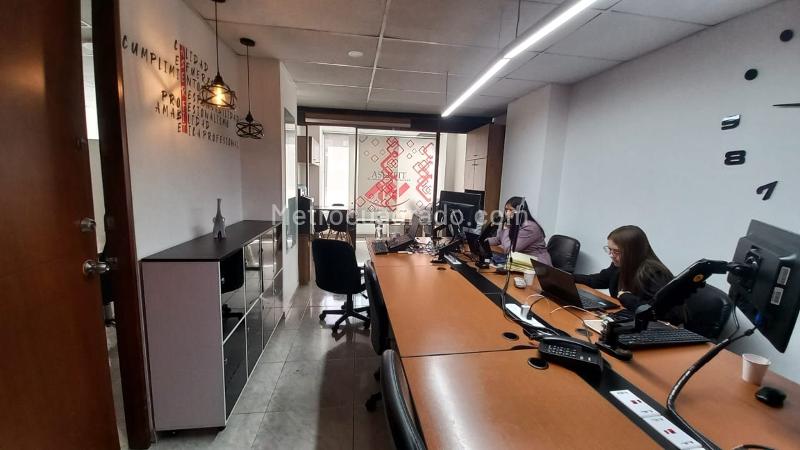 Oficina en Venta, ILARCO PUENTE LARGO, Bogotá D.C. - Więcej