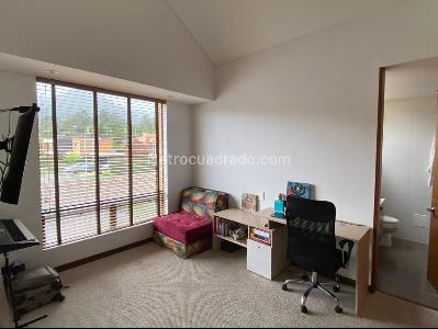 Casa de 3 alcobas en venta en La Calera, La Calera, 228 m² · foto 9 de 20