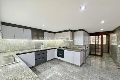 Apartamento de 3 alcobas en venta en La Carolina, Bogotá, 270 m² · foto 7 de 20