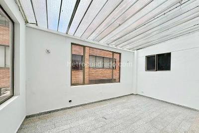 Apartamento de 3 alcobas en venta en La Carolina, Bogotá, 270 m² · foto 2 de 20