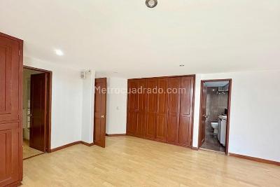 Apartamento de 3 alcobas en venta en La Carolina, Bogotá, 270 m² · foto 13 de 20